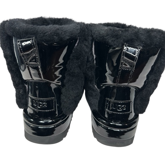 UGG Women's Classic Chillapeak Shine Black Patent. Sz: 6 - Picture 7 of 11